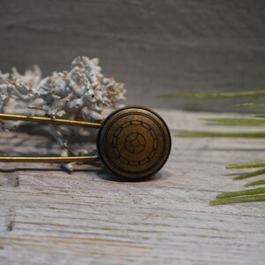 Broche de alfiler de poncho hecho de metal en bronce con un adorno con motivo retro, alfiler de falda escocesa, alfiler de tela, alfiler de seguridad, joyería de cierre imagen 4