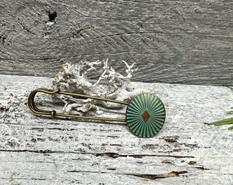 Poncho pin brooch made of metal in bronze copper oval with ornament kilt pin pin as a lapel pin cloth clasp safety pin fastener