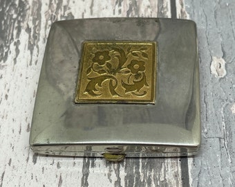 Yardley  Powder Compact - small square vintage rouge compact in silver with  gold flower design