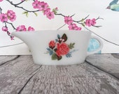 Rose Pattern Gravy Boat , Vintage pyrex - JAJ pyrex cottage rose gravy boat.