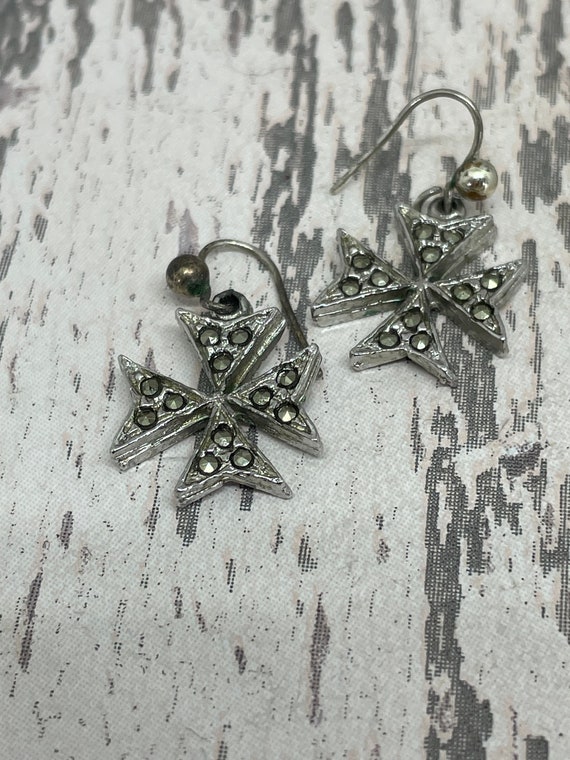 Maltese earrings top