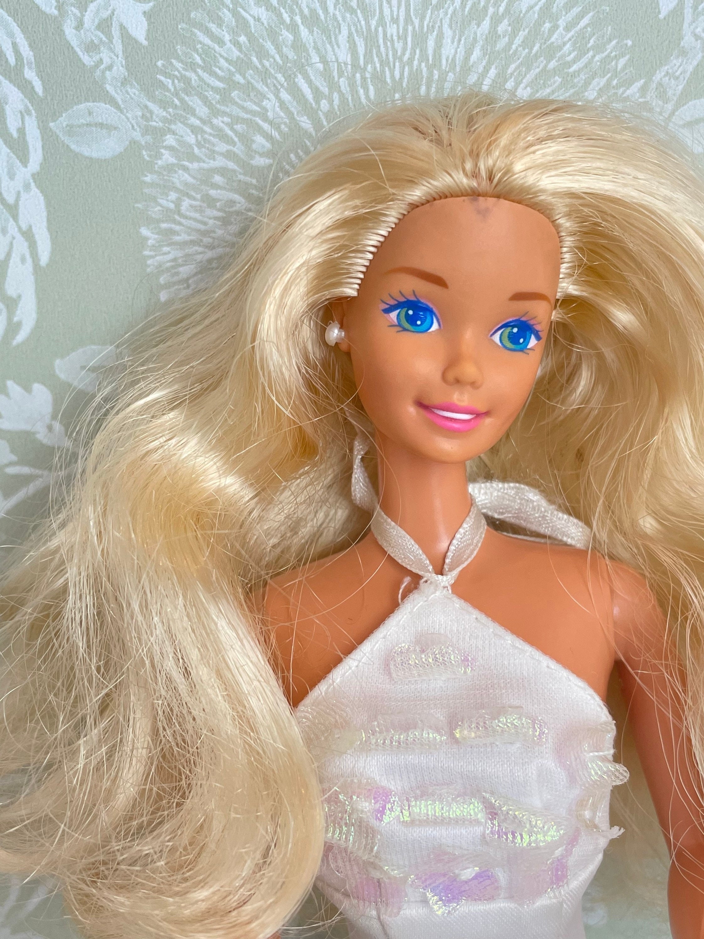 Blonde Barbie With Long Hair and Blue Eyes Collectable Vintage