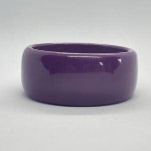 Vintage Wide Purple Plastic Bangle – Retro Chunky Bracelet Costume Jewellery