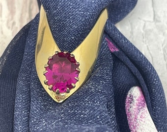 Golden V shaped  scarf ring with pink rhinestone - clip  for women's scarf - Vintage costume jewellery