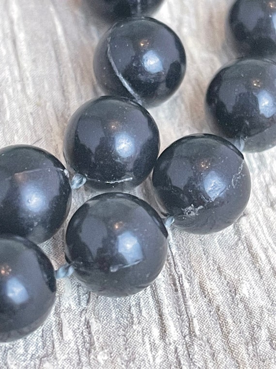 Vintage jet black plastic moulded bead necklace -… - image 10