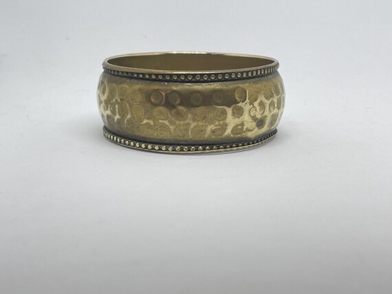 Midi brass bangle with hammered pattern - costume… - image 2