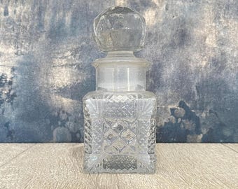 Vintage Cut Glass style Perfume Bottle with Faceted Stopper – Boudoir Glamour