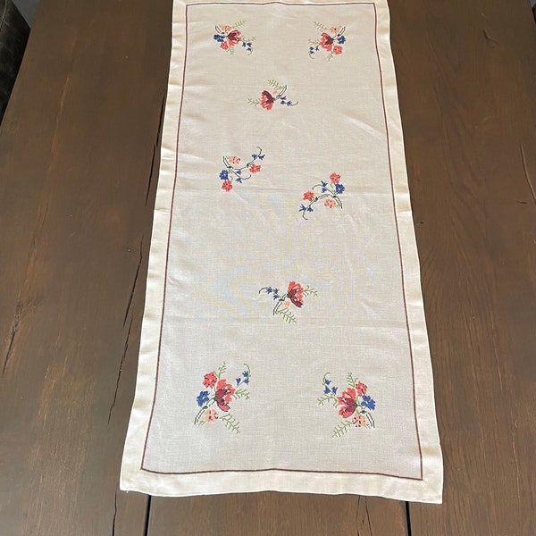 Floral cross stitch  table runner - small white cottage core fabric runner with flower pattern