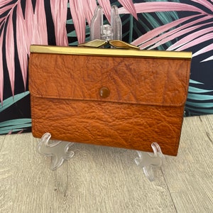 Tan Brown Leather Kisslock Coin Purse: Vintage Style Wallet
