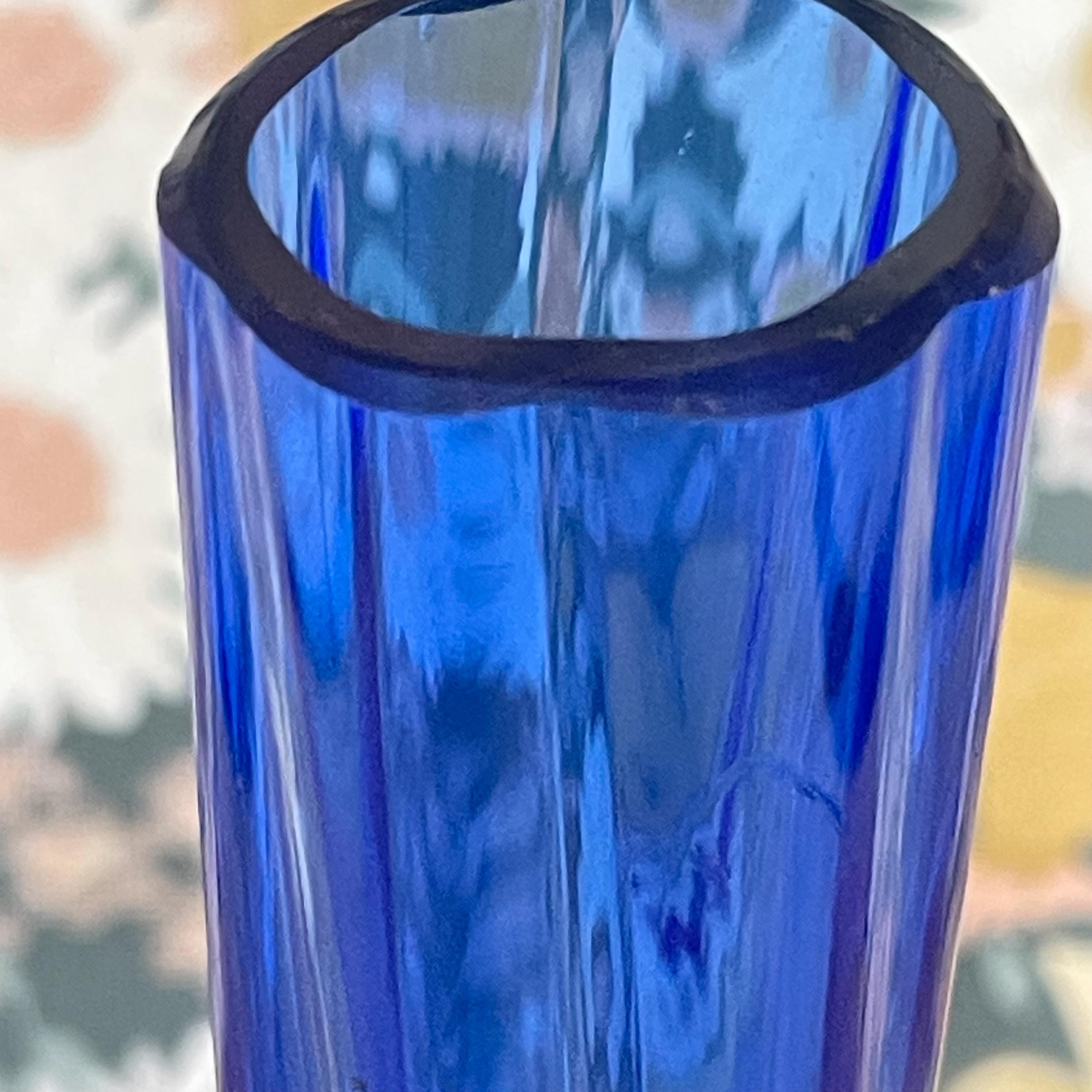  Blue Elephant 花瓶　美品 Cobalt Blue Elephant Foot Vase With Twisted Stem – Vintage MCM
