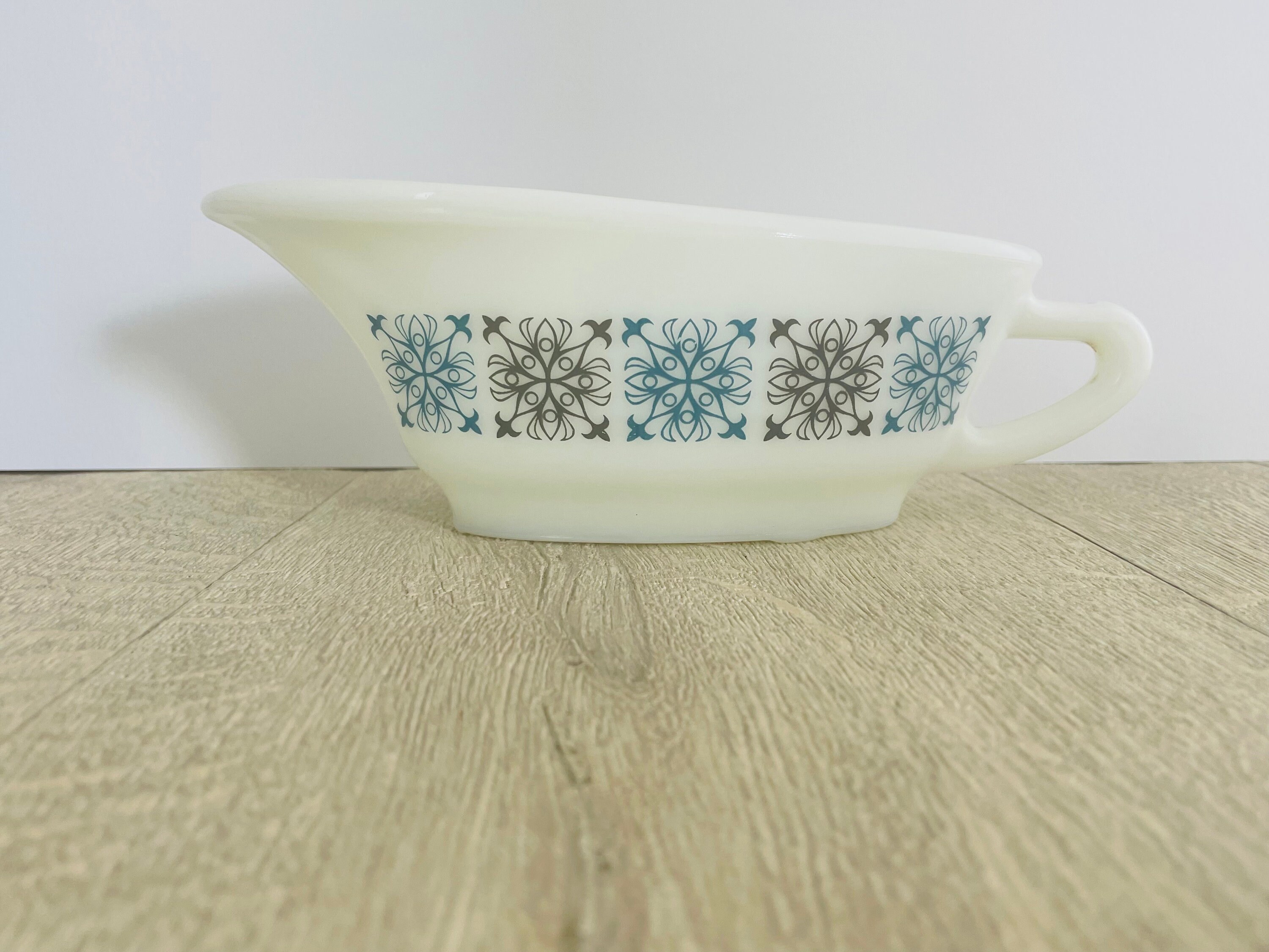 JAJ Pyrex Chelsea Range Gravy Boat or Sauce Jug - Etsy