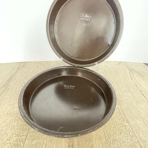 Skyline Sandwich Cake Tins – Retro Pair for Victoria Sponges or Tarts