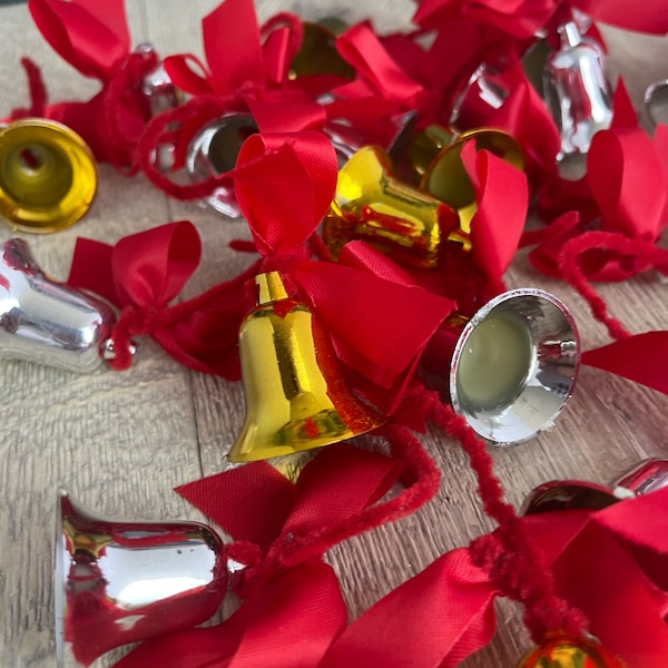 Mini cloches de Noël - lot de décorations ou ornements d'arbre rouge argent doré