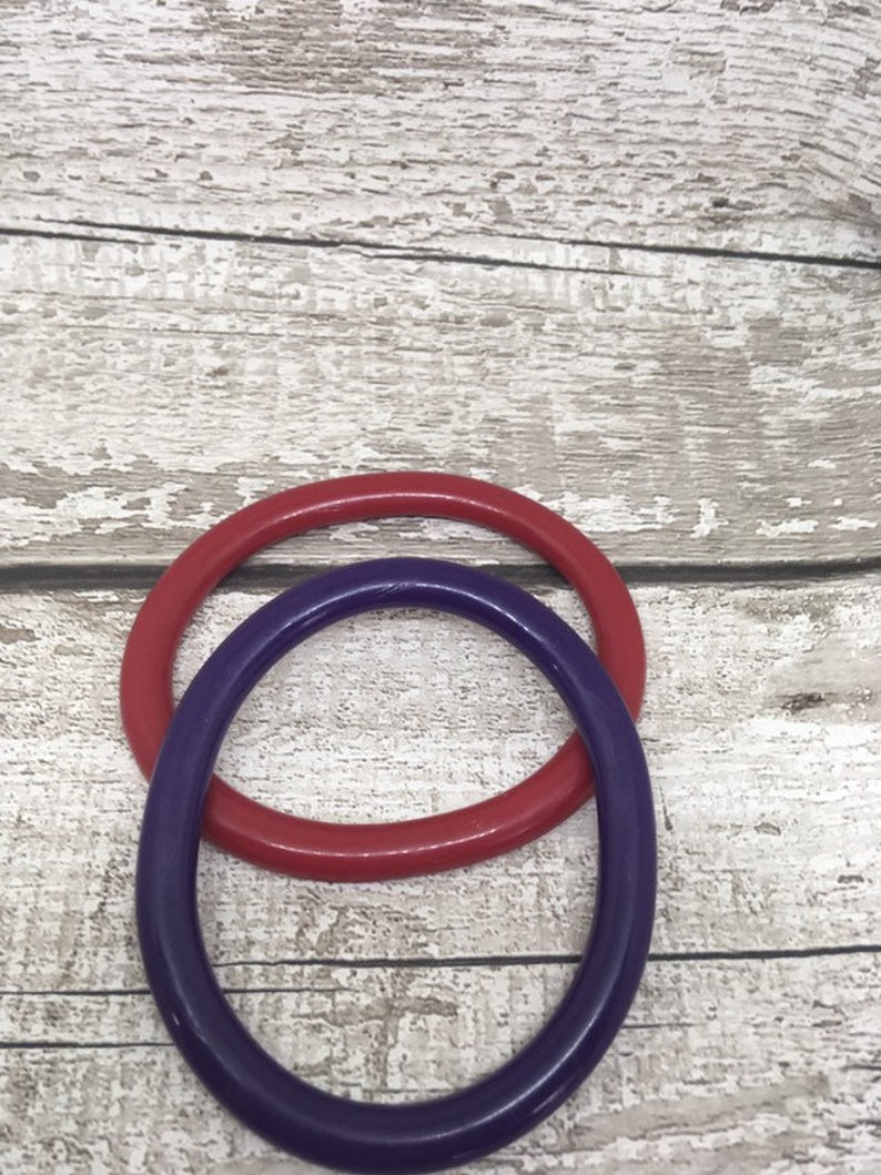 Bracelets ovales en plastique bracelet vintage serti de rouge et violet Bracelets rétro pour femme image 2