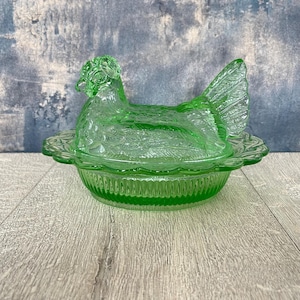 Mosser Glass Hen on Nest – Vintage Green Collectible Pressed Glass