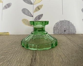 Bougeoir en verre vert issu d'une coiffeuse vintage - Quelques éclats sur le bord