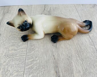 這うポーズのシャム猫の置物 - ミッドセンチュリー時代の猫の置物