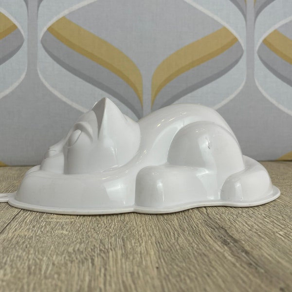 Large plastic kitty cat jelly mould retro kitchen display or use - white cat mould