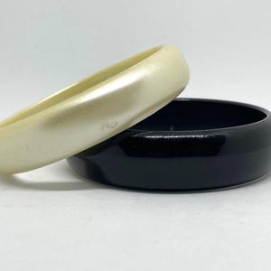Vintage Plastic Bangles – Black & Pearl Cream Set, Costume Jewellery, 2-Piece