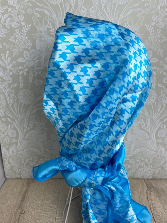 Blue houndstooth check pattern square headscarf -… - image 8