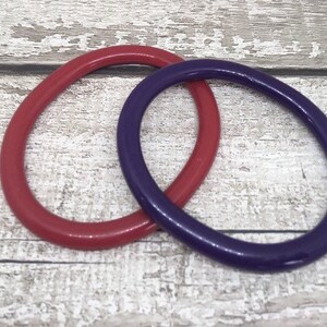 Bracelets ovales en plastique bracelet vintage serti de rouge et violet Bracelets rétro pour femme image 1