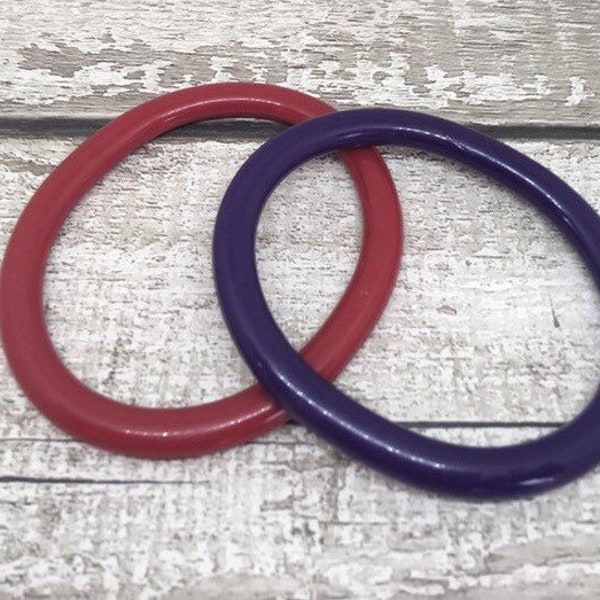 Oval plastic bangles - vintage bangle set in red and purple - Retro bangles for women