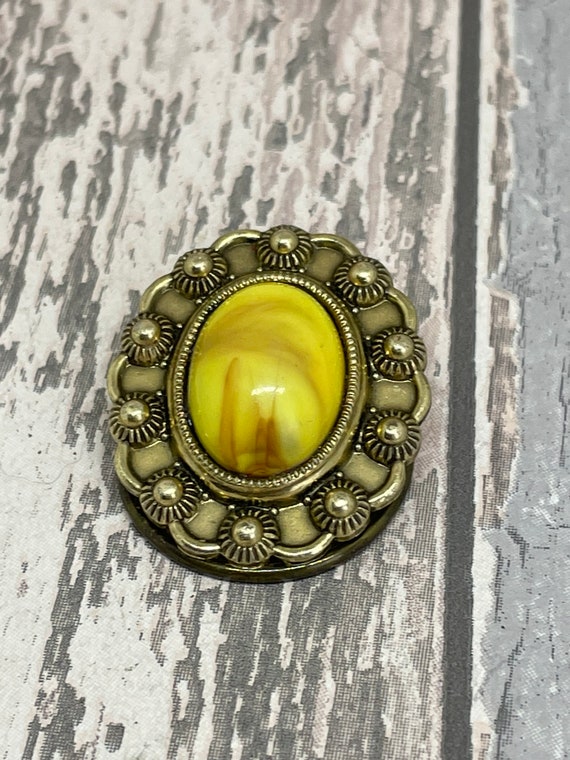 Oval Scarf Ring Clip for Women - Gold and Yellow Scarf Clip