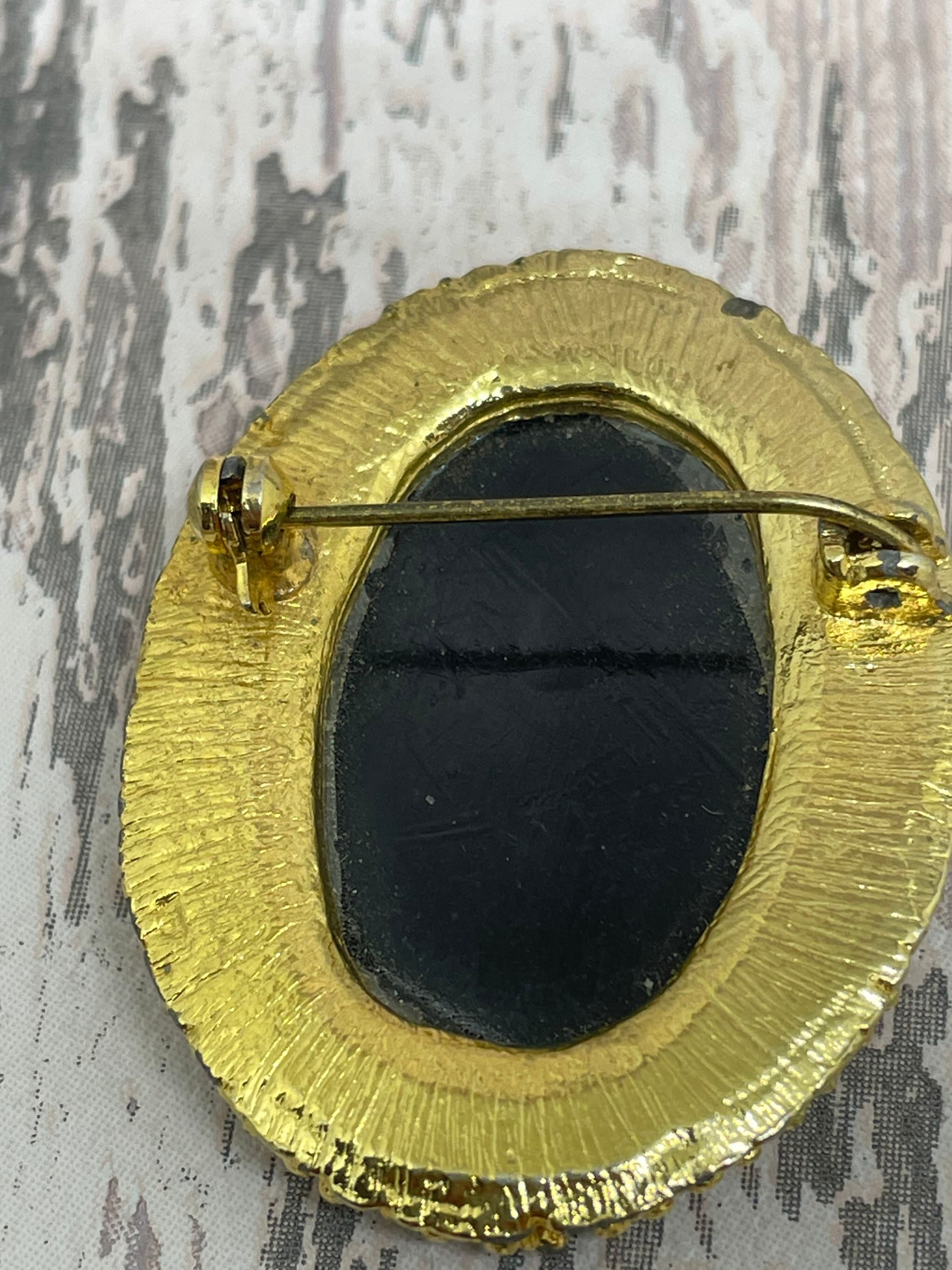 Broche Camée Vintage - Monture Plaqué Or 35x25 Mm - Bijou Ancien Occasion