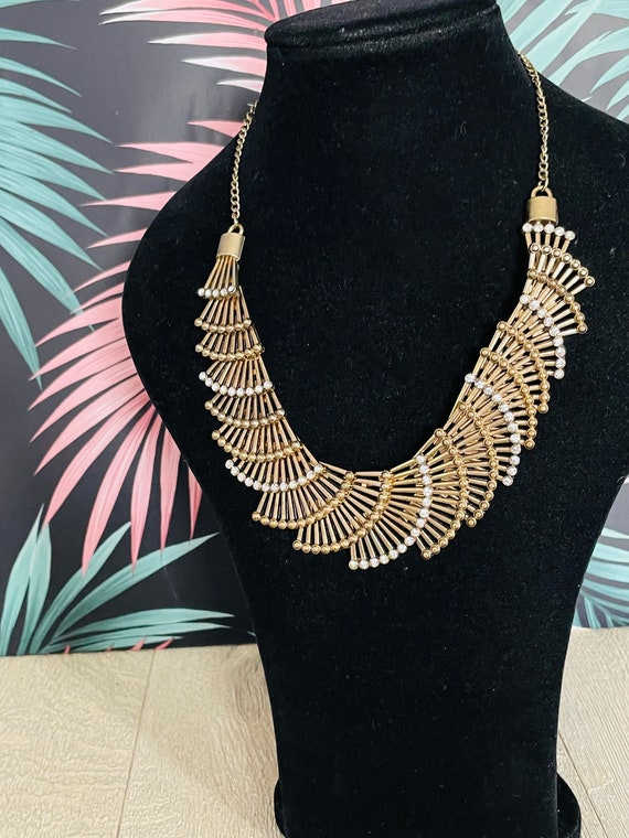 Golden rhinestone fan necklace - Vintage gold ton… - image 10