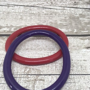 Bracelets ovales en plastique bracelet vintage serti de rouge et violet Bracelets rétro pour femme image 3