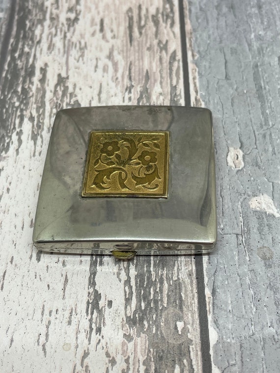 Yardley  Powder Compact - small square vintage rou