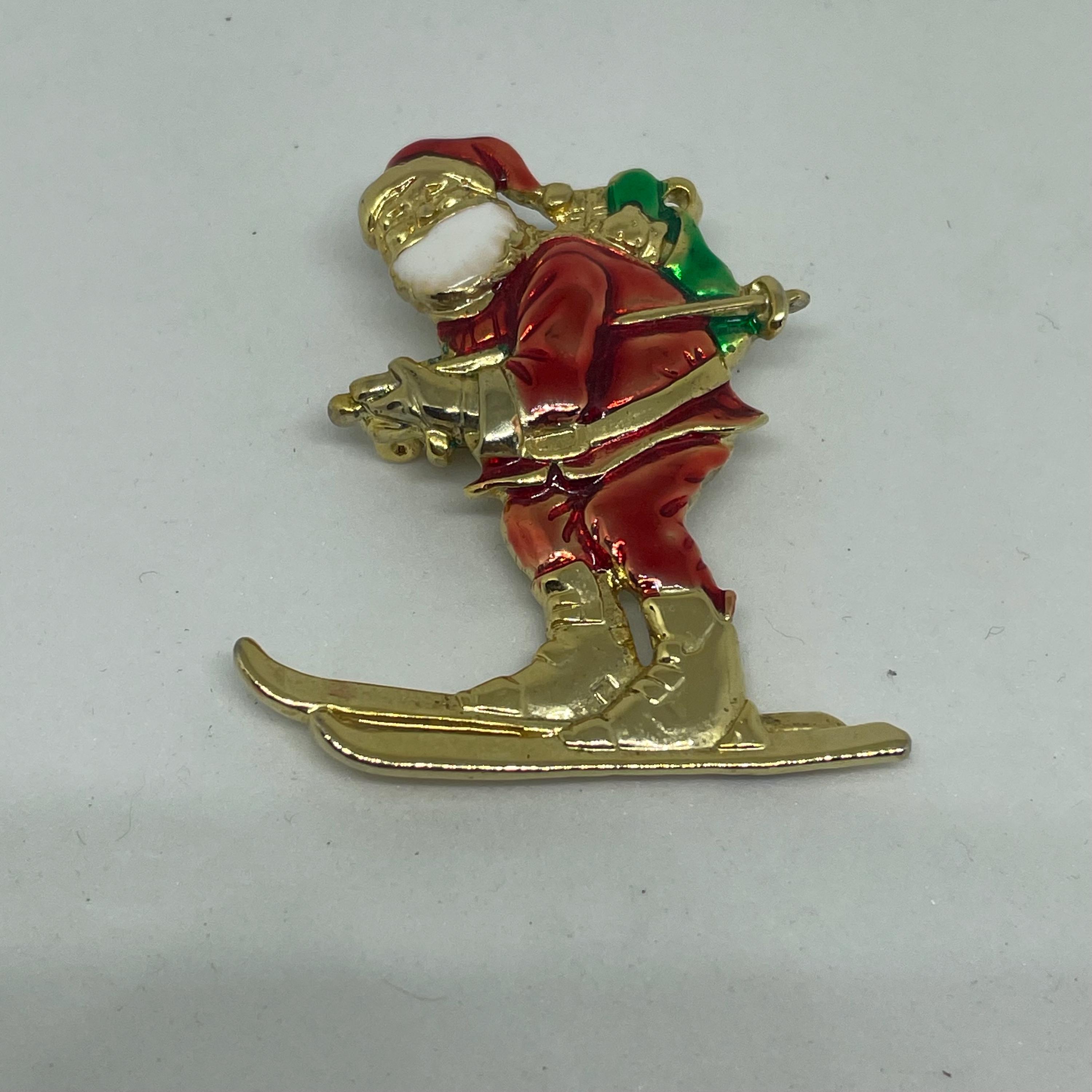 スキーをするサンタクロースのヴィンテージエナメルブローチ - Etsy 日本