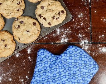 Blue Hexies Oven Mitt, custom gift idea, personalized gift, custom oven mitt, kitchen accessory, housewarming gift, women's gift