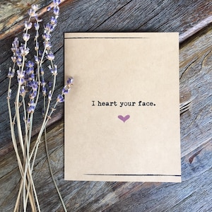 Carte d’anniversaire pour petit ami, petite amie, mari, drôle de carte d’amour. Carte de saint-Valentin. Anniversaire. Drôle de carte de joyeux anniversaire. Je t’aime