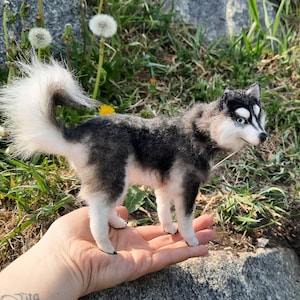 Peluche de lobo siberiano sale