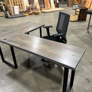 Reclaimed wood L-shaped Desk. Reclaimed wood desk. Wood and steel desk. Industrial desk. Corner desk. Old desk. Rustic Desk. Executive desk. image 8