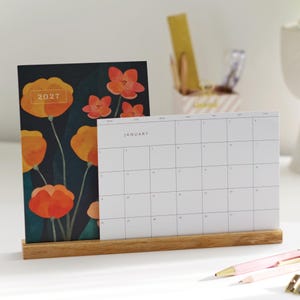 Skrivbordskalender 2027 med ekställ | Månadsplanerare för vägg | Engelska eller tyska | Organisator för hem och kontor | 13,5 × 21,5 cm