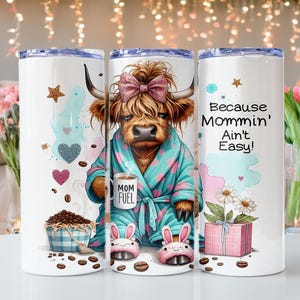 Highland Cow Mom Tumbler Wrap: Coffee Lover PNG (pobieranie cyfrowe) zdjęcie 12