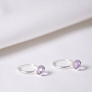 Silber Creolen mit Stein, Natürliche Amethyst baumeln Silber Creolen, Birthstone Muttertagsgeschenke, Boho Hochzeit, Sommerschmuck
