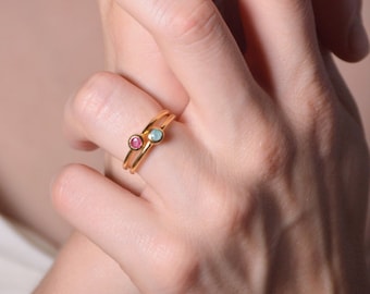 Thin Gold Ring Band with 1mm Gemstone – Stackable, Eco-Friendly Gift