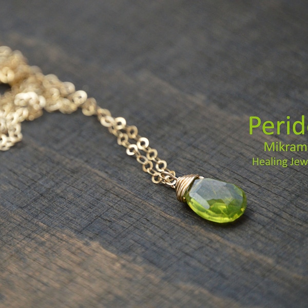 Peridot Pendant Necklace,Peridot Pendant,Gold Necklace,Healing Crystal,Green Stone,Peridot,August birthstone,Gift for her,Gift for wife,gold