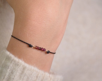 Dainty Bracelet, Garnet Bracelet, Birthstone Bracelet, Stacking, Bohemian Armband, Healing Crystal, Mom bracelet,Mikrame, Garnet jewelry