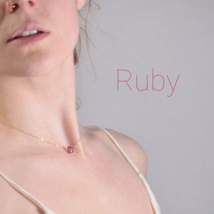 Colar de rubi cru, pedra de aniversário de julho, joias com pedras preciosas, colar de rubi dourado, joias delicadas de rubi, joias cheias de ouro 14K