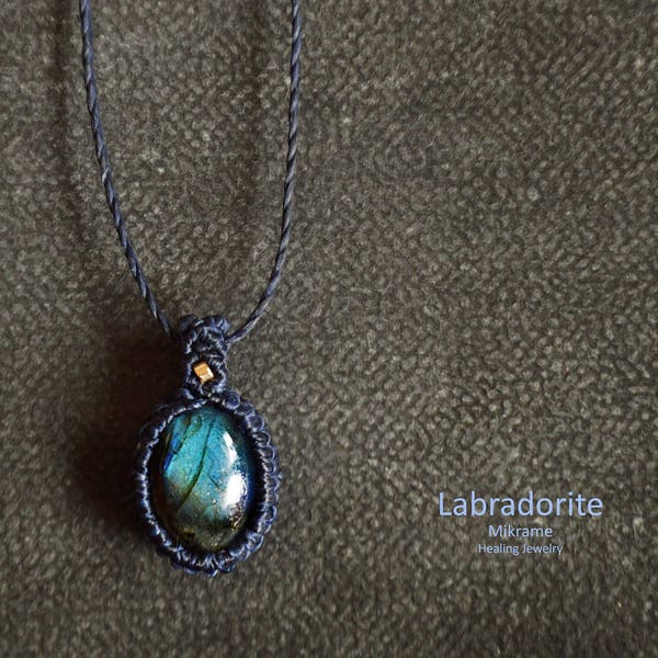 Labradorite,Delicate Labradorite Necklace,blue labradorite,Delicate Necklace,Raw Labradorite,Labradorite Pendant,Minimalist Necklace,14KGold