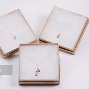 Mondstein Kette, Geburtsstein Juni, kleiner Mondstein-Anhänger Goldkette, filigrane Kette, minimalistischer Schmuck Bild 9