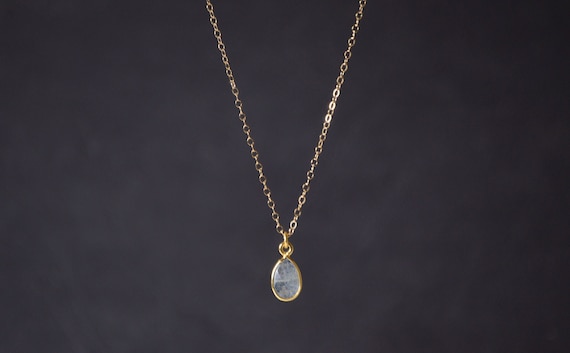 Aquamarin Kette, kleiner Aquamarin -Anhänger Goldkette, Geburtsstein, personalisierte halskette , filigrane Kette, minimalistischer Schmuck