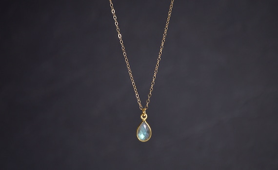 Mondstein Kette, Leuchtender Mondstein, kleiner Mondstein-Anhänger Goldkette,Geburtsstein Juni, Filigrane Kette, Minimalistischer Schmuck