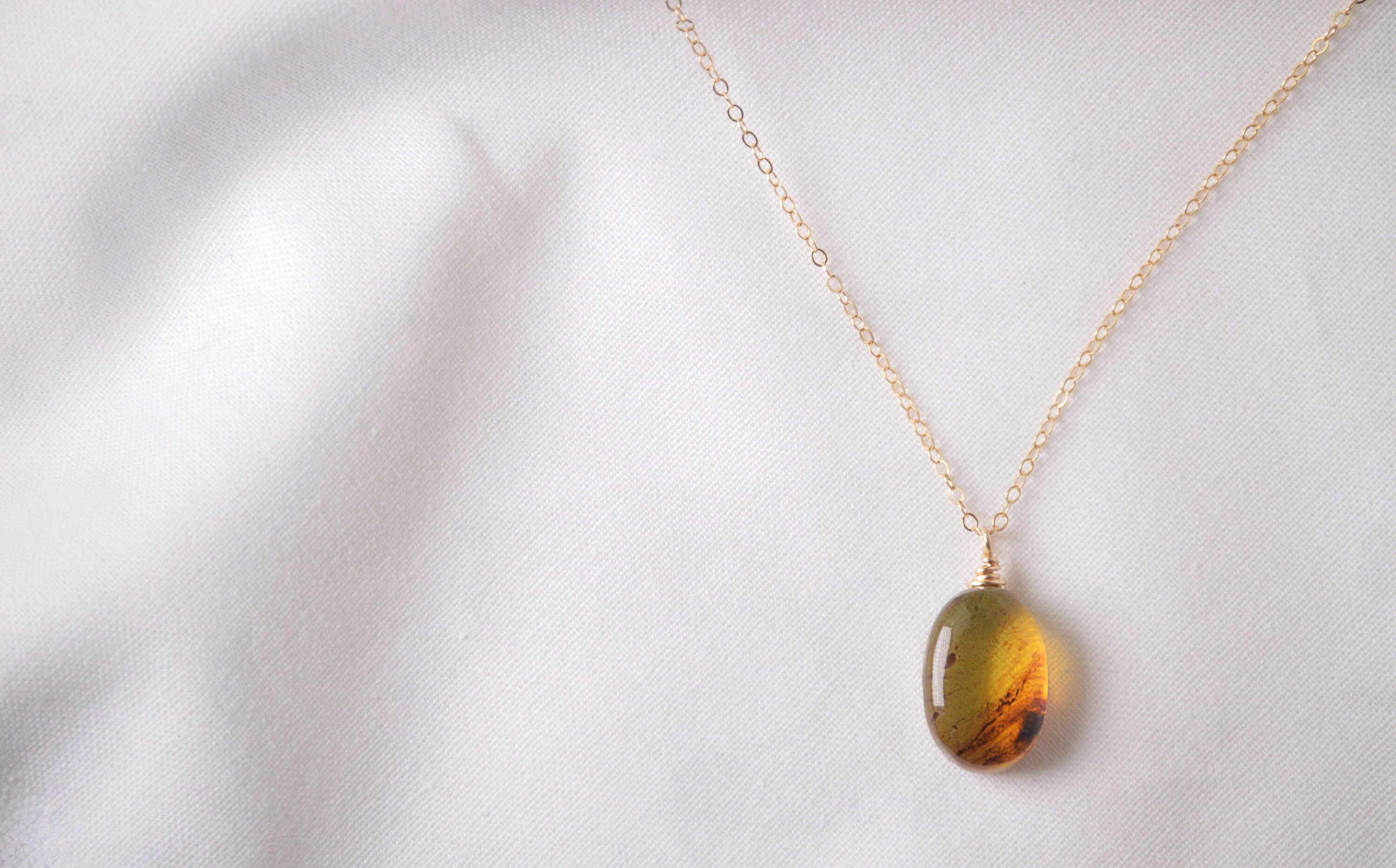 Calantha Amber Link Necklace Set