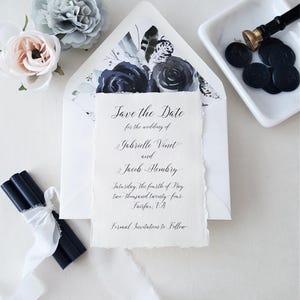 Biglietti di nozze con bordi frastagliati, Save the Date, buste floreali blu navy con bordi strappati in carta fatta a mano - DEPOSITO