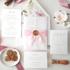 Luxus blush und Gold Hochzeitseinladung, rosa Seidenband und Wachs Siegel, Gold Kalligraphie Schrift, romantische Blume laden ein Gefolge- Anzahlung